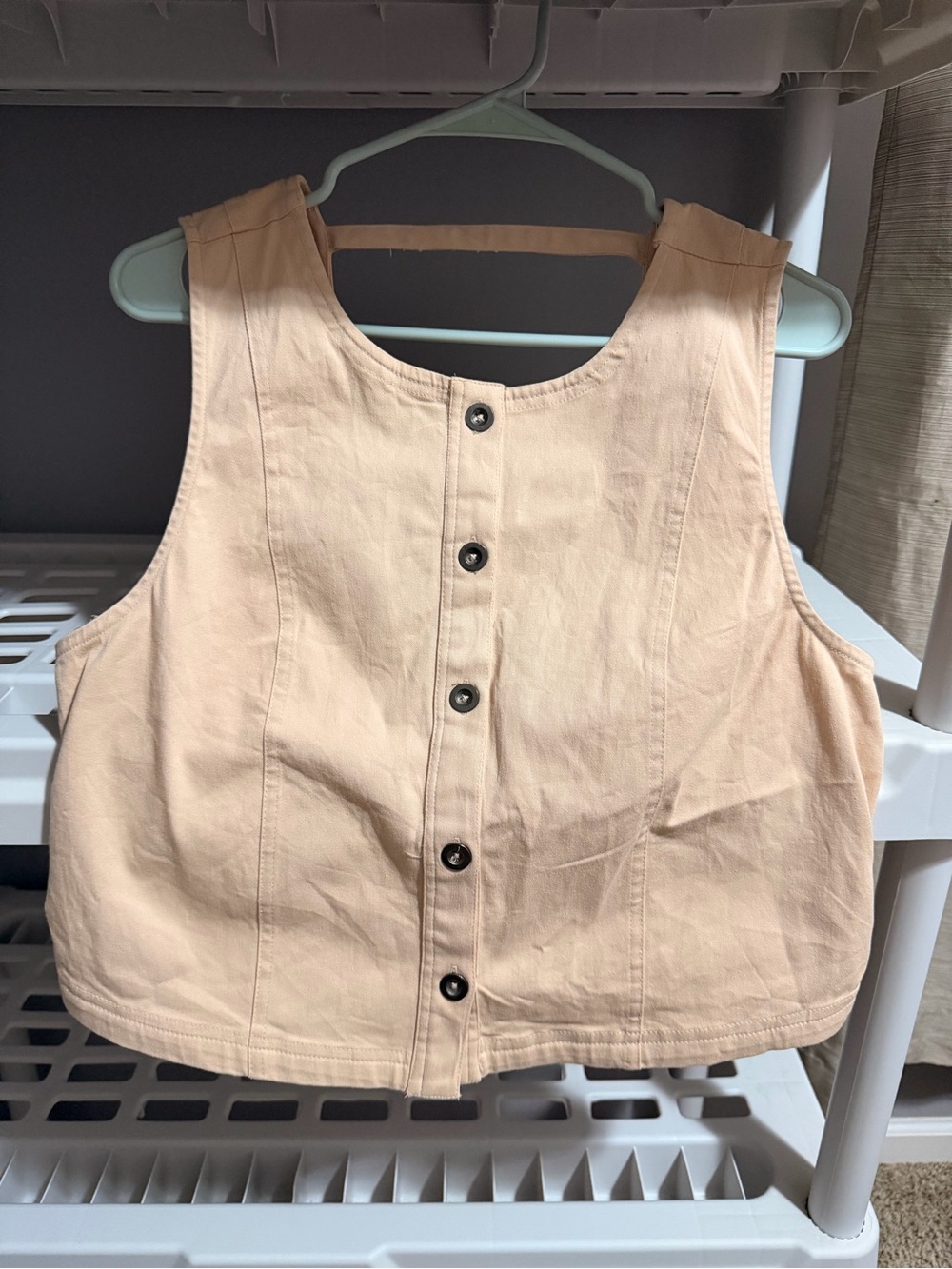 Free People cream/peach Button-Front Cropped Tank